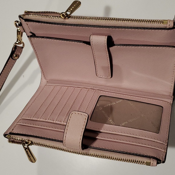 Michael Kors Jet Set Travel Double Zip Wristlet in Pale Pink Leather - Picture 4 of 4